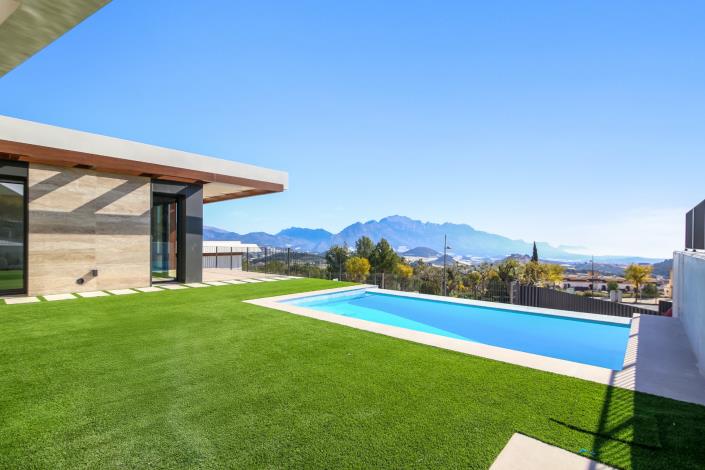 Image No.1-3 Bed Villa for sale