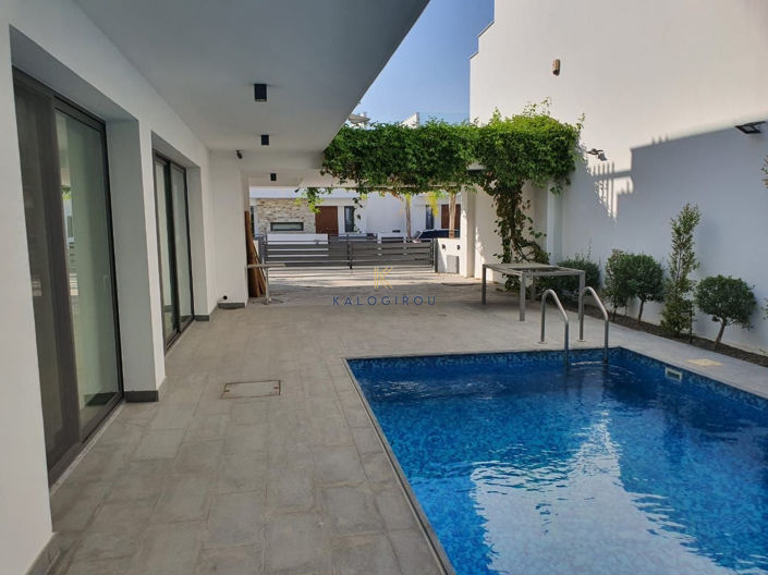 Image No.13-3 Bed House for sale