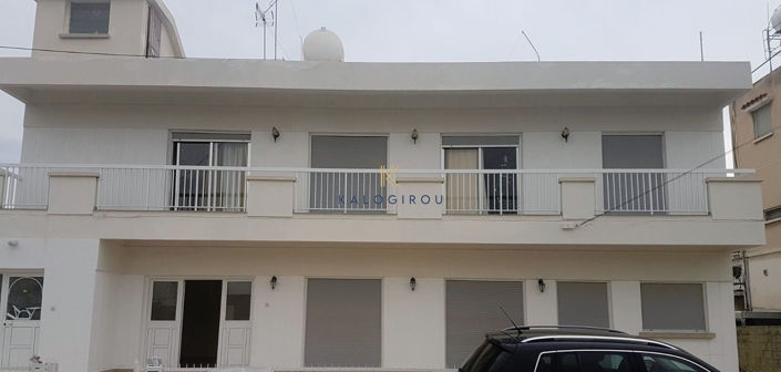 Image No.1-8 Bed Property for sale