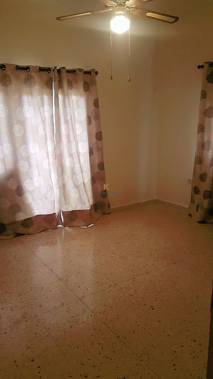 Image No.4-8 Bed Property for sale