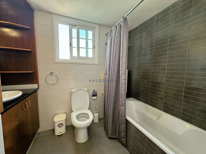 Image No.12-3 Bed House for sale