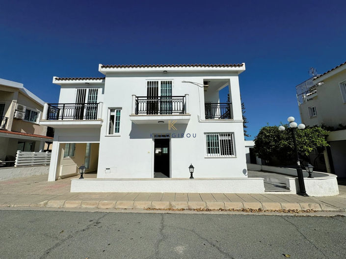 Image No.2-3 Bed House for sale