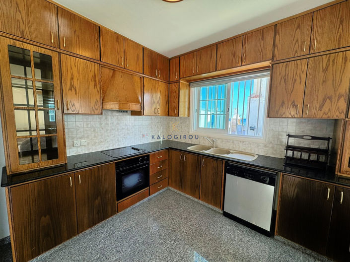 Image No.6-3 Bed House for sale