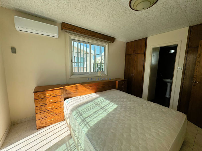 Image No.7-3 Bed House for sale