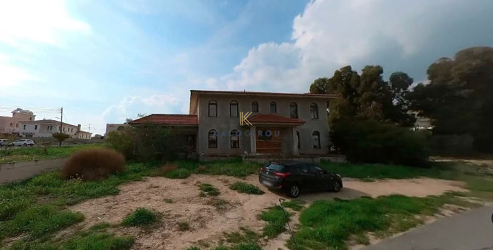 Image No.1-Propriété de 9 chambres à vendre à Oroklini
