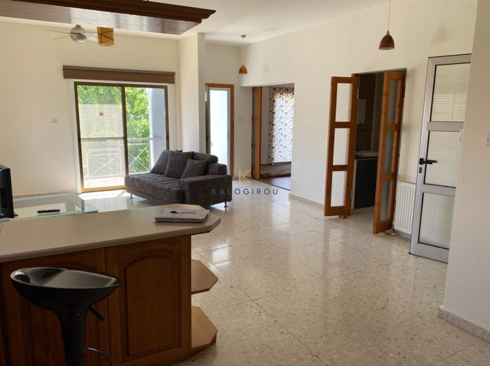 Image No.11-3 Bed House for sale