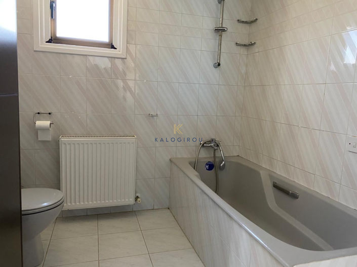 Image No.15-3 Bed House for sale