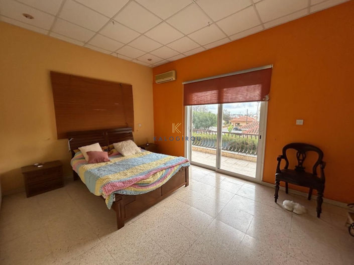 Image No.16-4 Bed House for sale