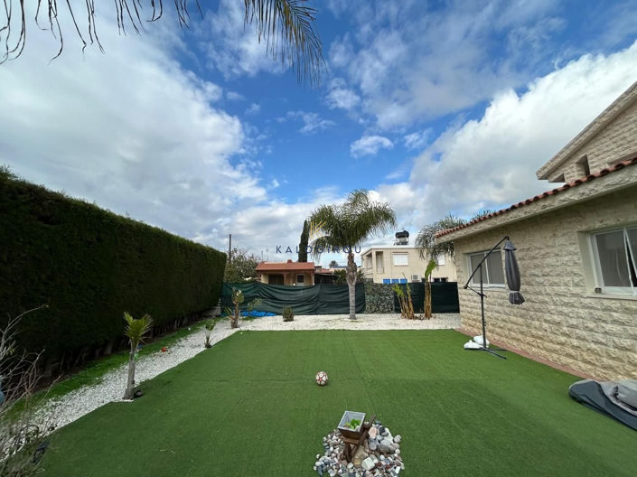 Image No.25-4 Bed House for sale