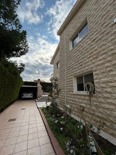 Image No.30-4 Bed House for sale