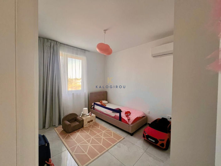 Image No.10-3 Bed House for sale