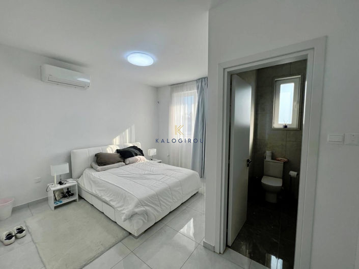 Image No.7-3 Bed House for sale