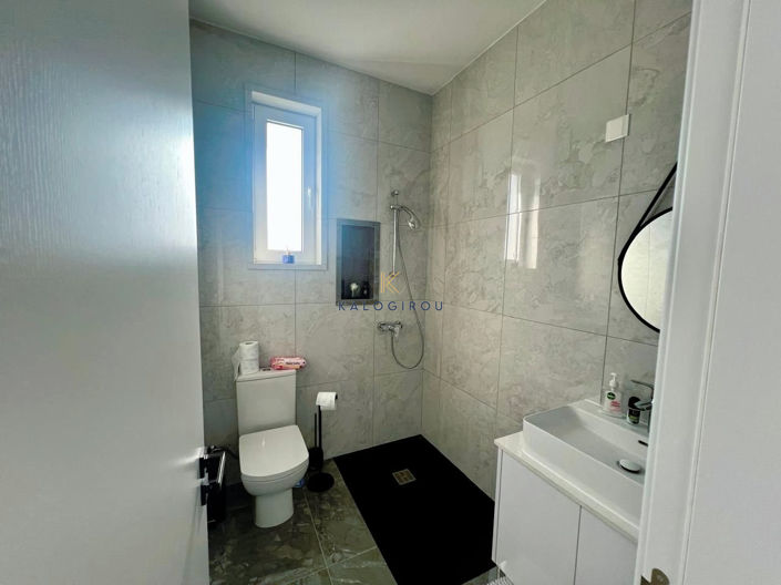 Image No.8-3 Bed House for sale