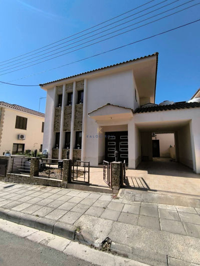 Image No.2-Maison de 4 chambres à vendre à Leivadia