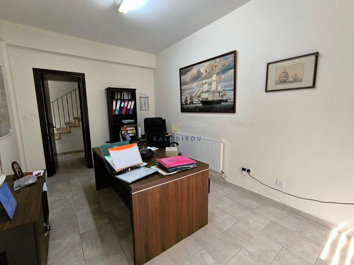 Image No.11-5 Bed House for sale