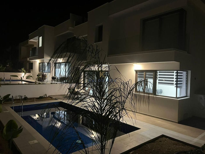 Image No.4-4 Bed House for sale