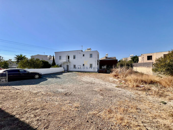 Image No.1-4 Bed Property for sale