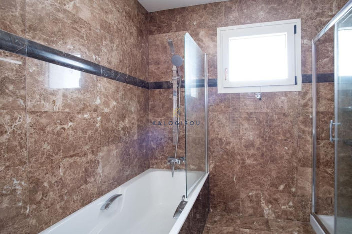 Image No.8-3 Bed House for sale