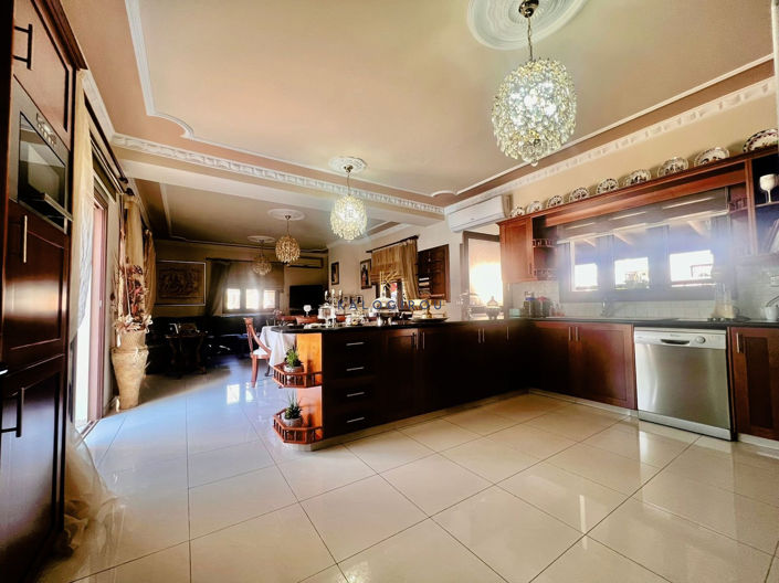 Image No.13-6 Bed House for sale