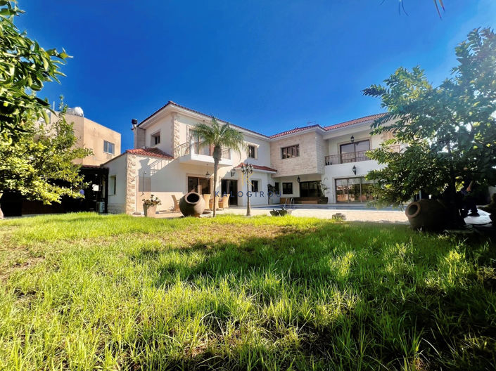 Image No.2-6 Bed House for sale