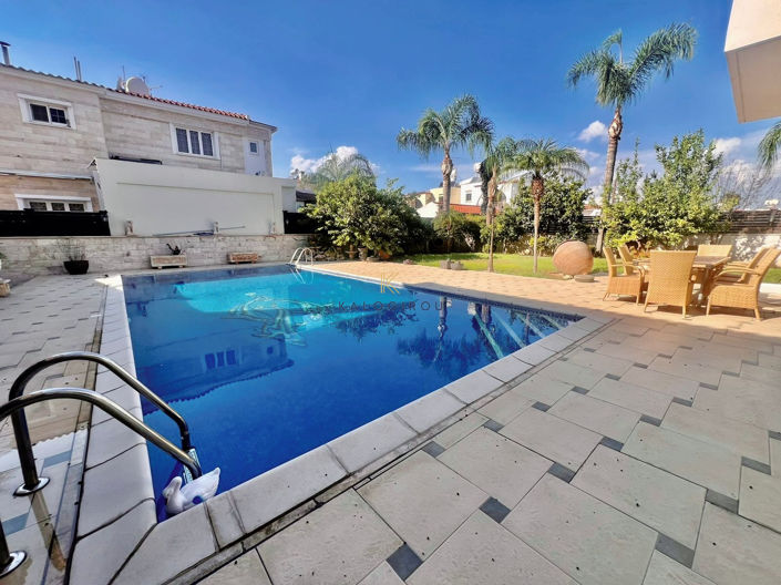 Image No.29-6 Bed House for sale