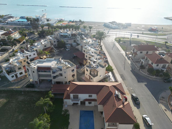 Image No.33-6 Bed House for sale