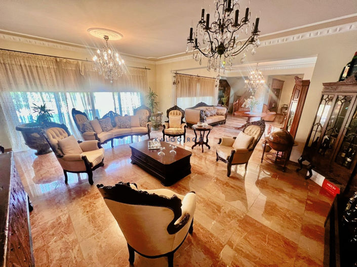 Image No.7-6 Bed House for sale