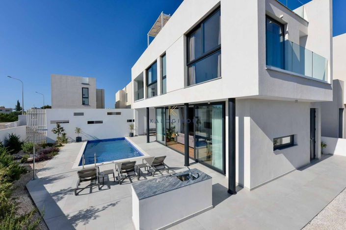 Image No.3-3 Bed House for sale