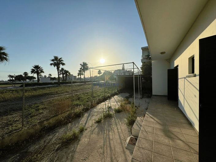 Image No.10-3 Bed House for sale