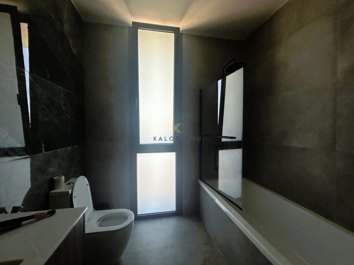 Image No.11-6 Bed House for sale