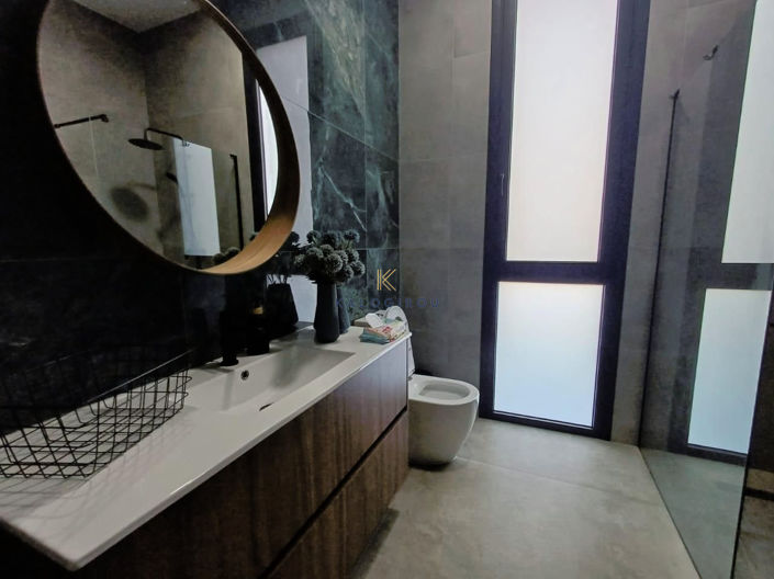 Image No.12-6 Bed House for sale