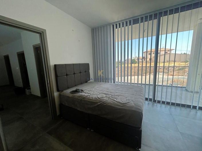 Image No.13-6 Bed House for sale