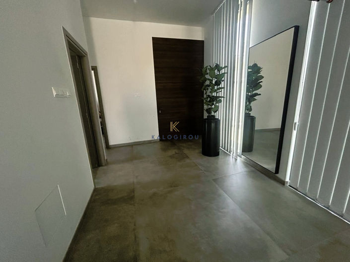 Image No.20-6 Bed House for sale