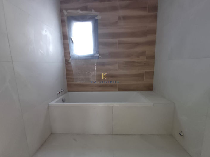 Image No.14-4 Bed House for sale