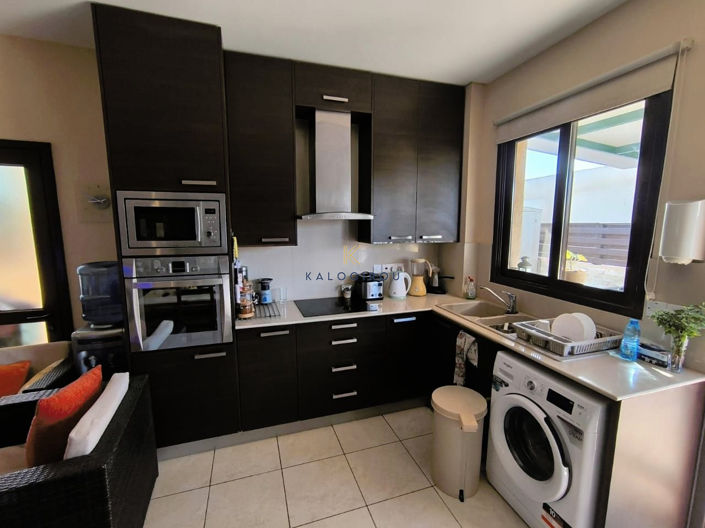 Image No.8-3 Bed House for sale