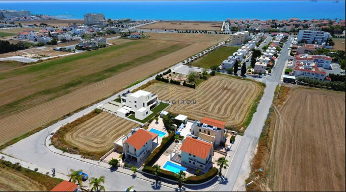 Image No.7-4 Bed House for sale