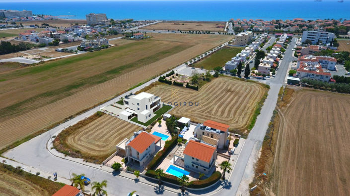 Image No.9-4 Bed House for sale