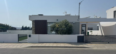 1 - Kiti, House