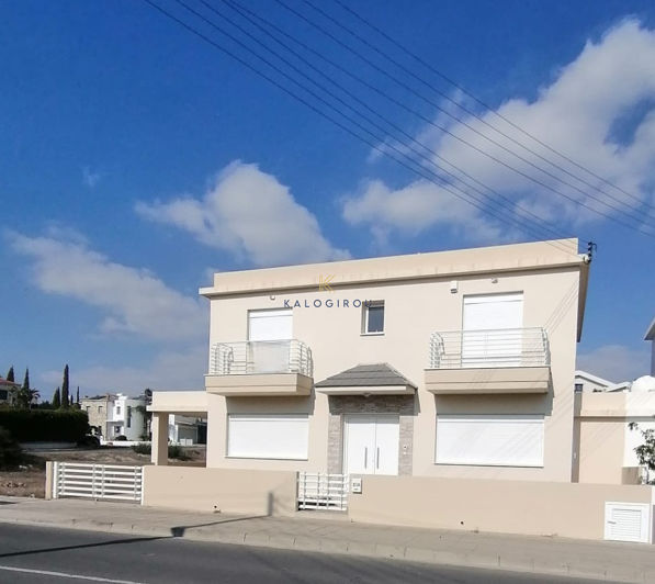 Image No.1-4 Bed House for sale