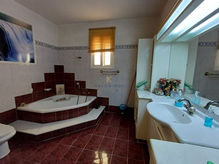 Image No.25-Maison de 4 chambres à vendre à Larnaca