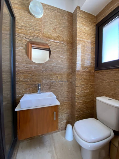 Image No.18-3 Bed House for sale