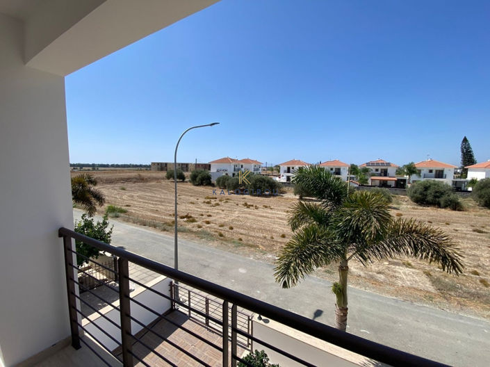 Image No.19-3 Bed House for sale