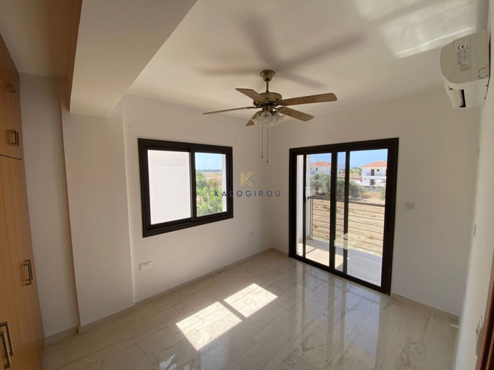 Image No.9-3 Bed House for sale