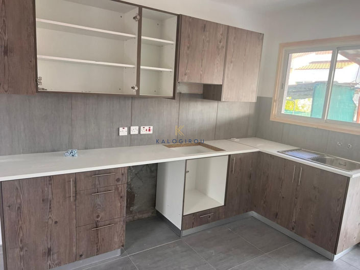 Image No.6-2 Bed House for sale