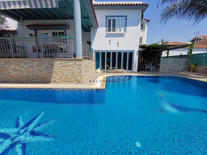 Image No.2-Maison de 4 chambres à vendre à Dekeleia