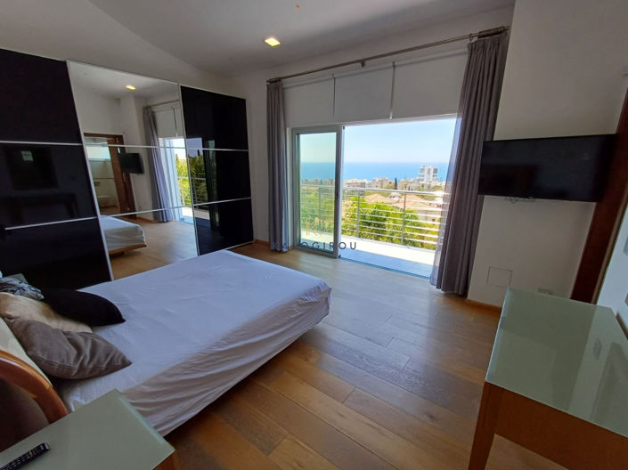 Image No.18-5 Bed House for sale