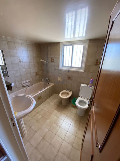 Image No.10-3 Bed House for sale