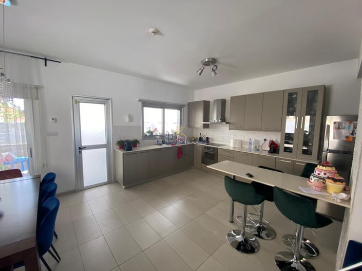 Image No.5-3 Bed House for sale