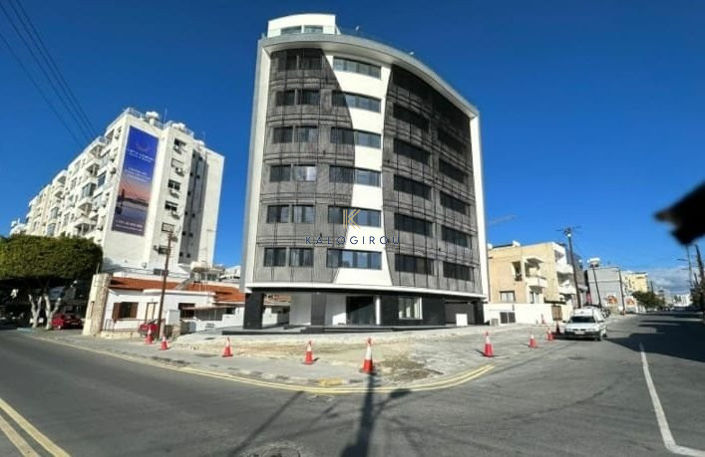 Image No.1-Commercial à vendre à Limassol
