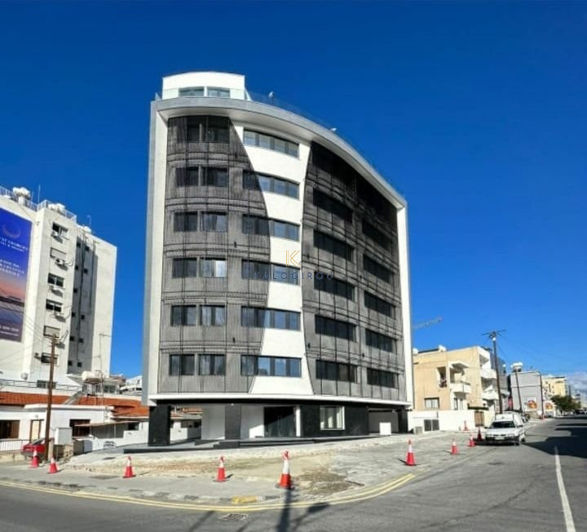 Image No.2-Commercial à vendre à Limassol